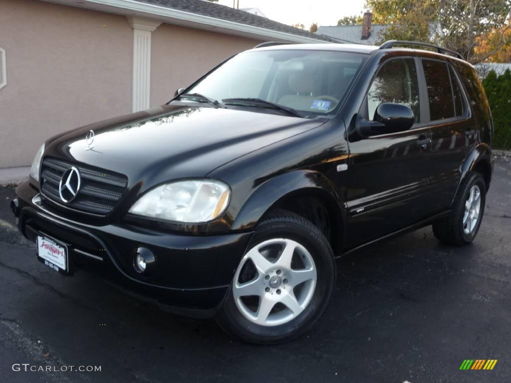 Black Mercedes-Benz ML