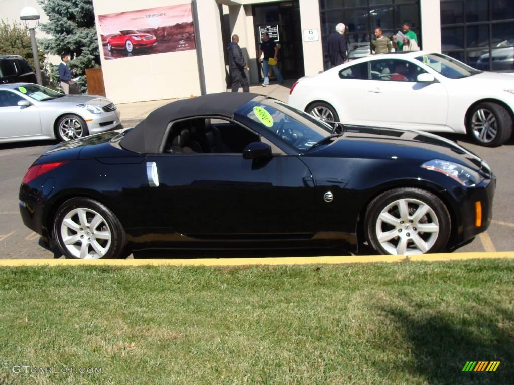 2005 350Z Touring Roadster - Super Black / Charcoal photo #4