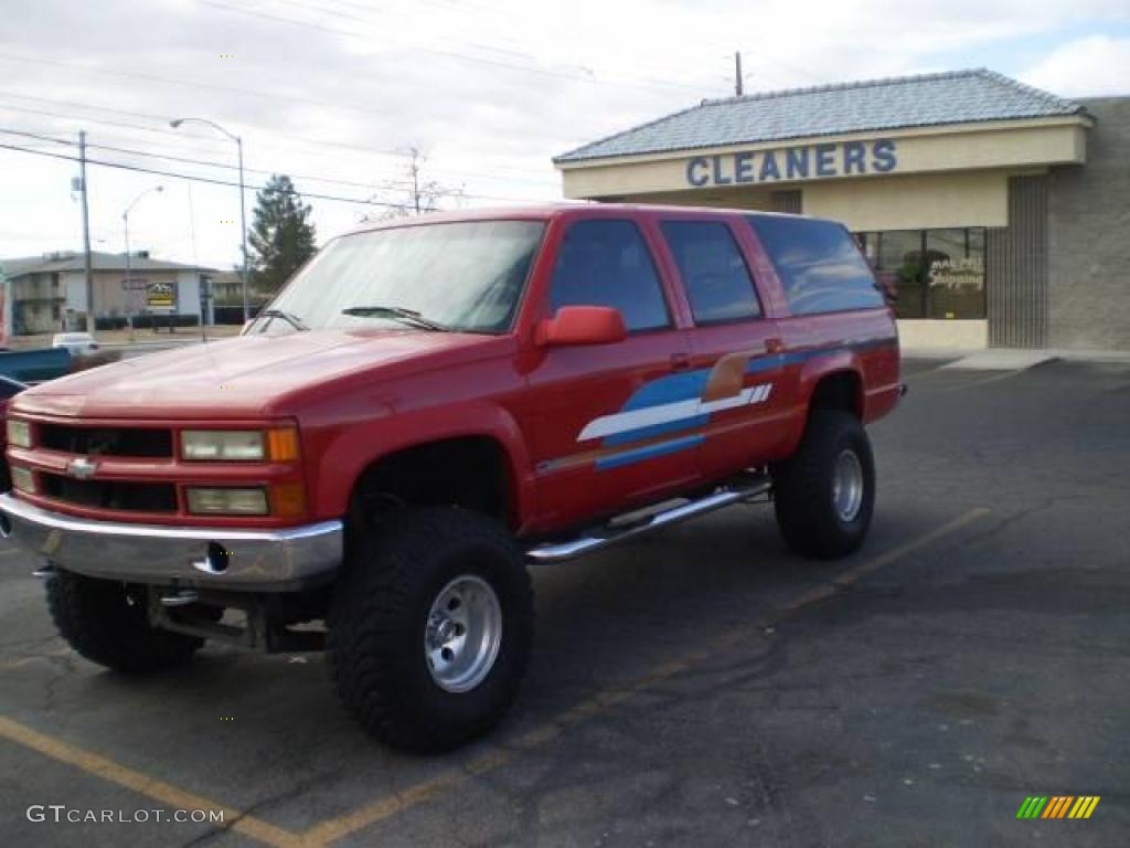 1996 Suburban K1500 4x4 - Victory Red / Pewter photo #28