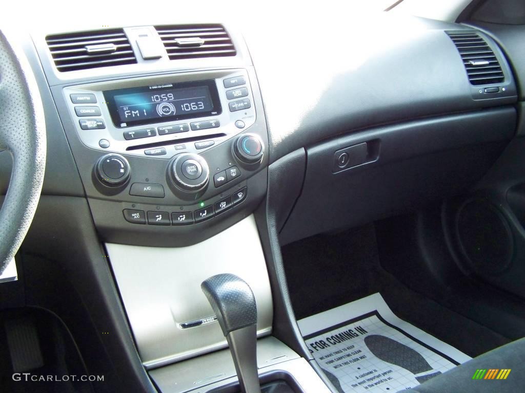 2006 Accord EX Coupe - Alabaster Silver Metallic / Black photo #17