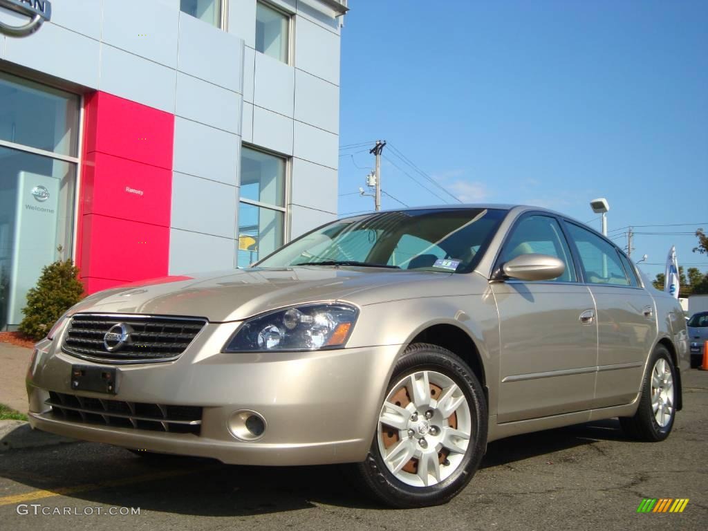 2005 Altima 2.5 S - Coral Sand Metallic / Blond photo #1