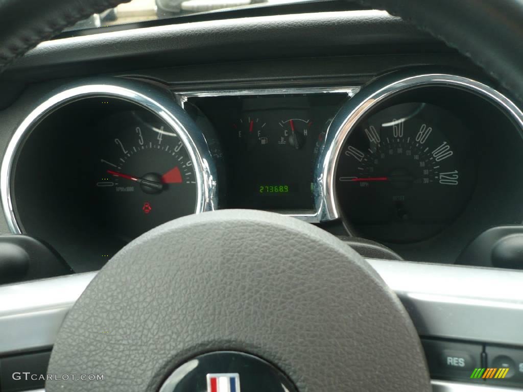 2007 Mustang V6 Deluxe Coupe - Black / Light Graphite photo #11