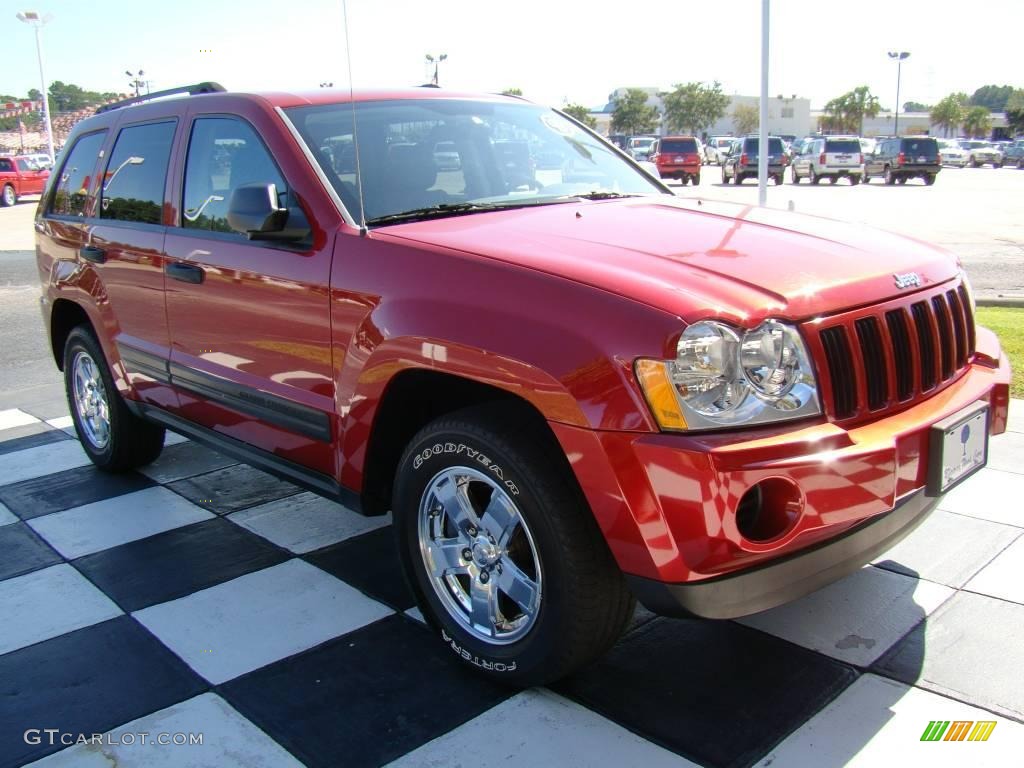 2006 Grand Cherokee Laredo - Inferno Red Crystal Pearl / Medium Slate Gray photo #5