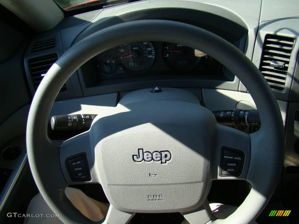 2006 Grand Cherokee Laredo - Inferno Red Crystal Pearl / Medium Slate Gray photo #19