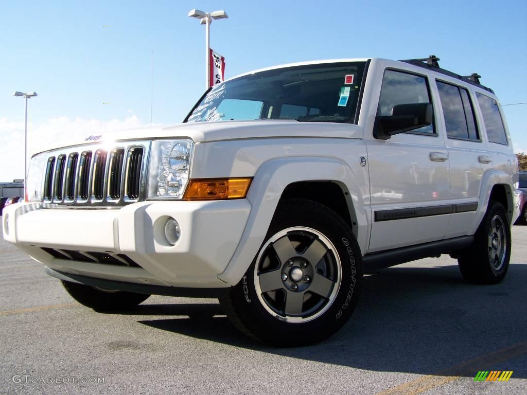 2007 Commander Sport 4x4 - Stone White / Medium Slate Gray photo #3