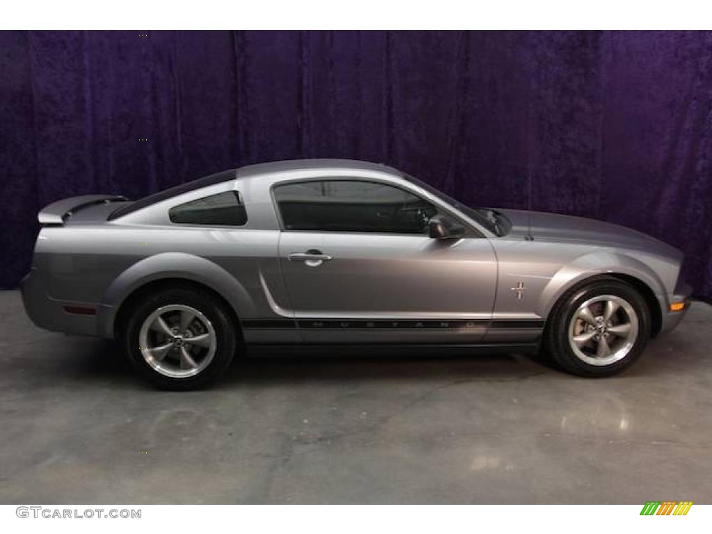 2006 Mustang V6 Premium Coupe - Satin Silver Metallic / Light Graphite photo #2