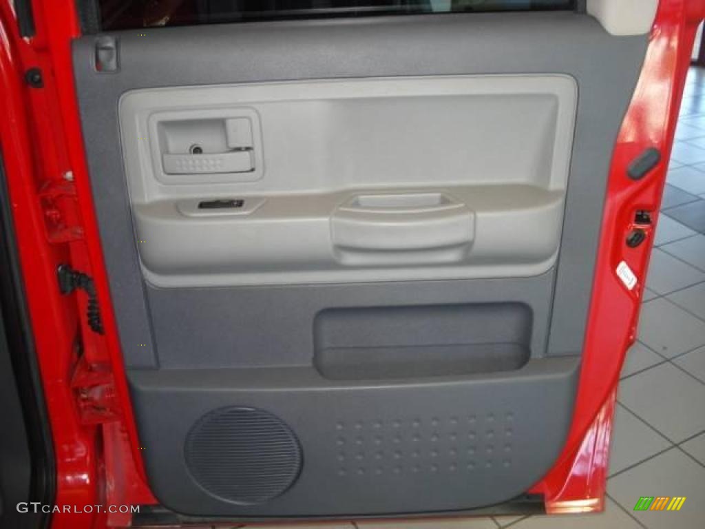 2006 Dakota SLT Quad Cab 4x4 - Flame Red / Medium Slate Gray photo #26