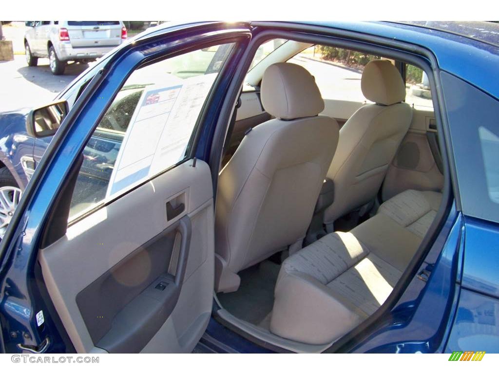 2008 Focus SE Sedan - Vista Blue Metallic / Medium Stone photo #14