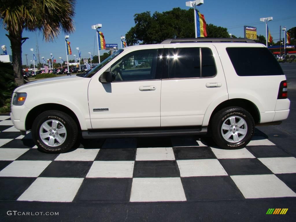 2008 Explorer XLT - White Suede / Camel photo #2