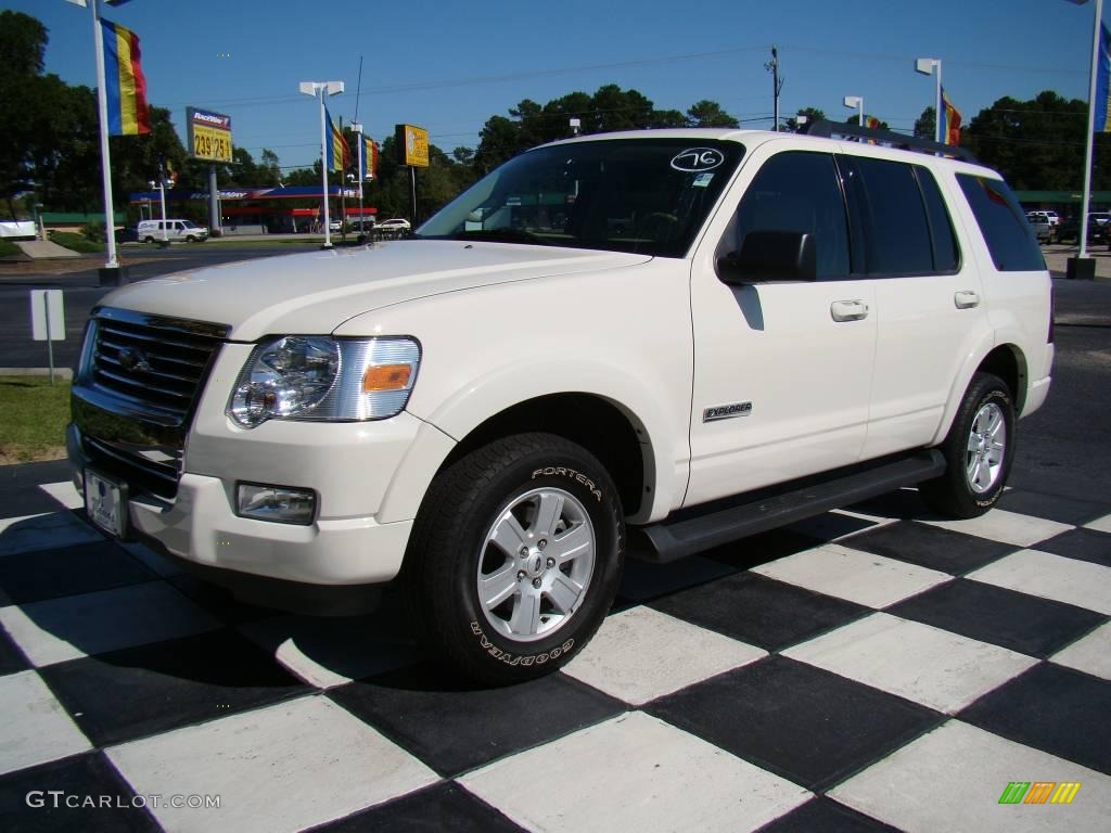 2008 Explorer XLT - White Suede / Camel photo #3