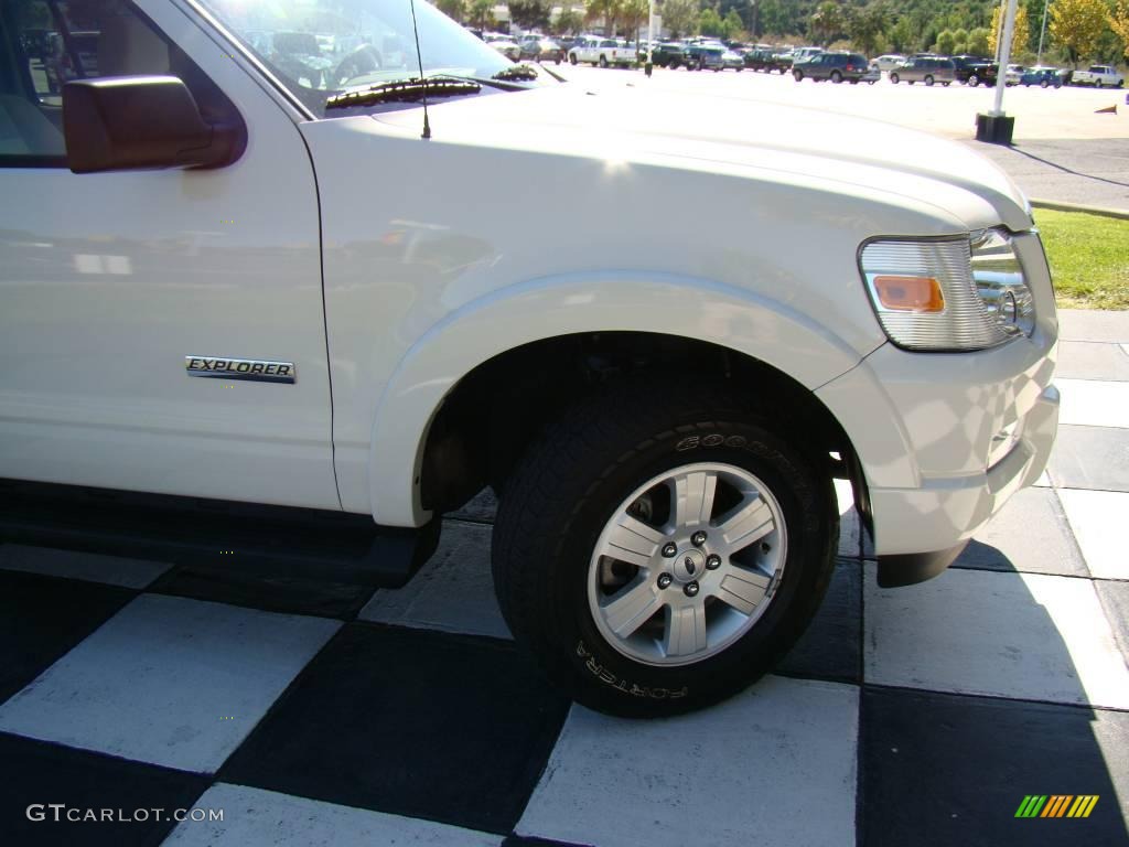 2008 Explorer XLT - White Suede / Camel photo #23