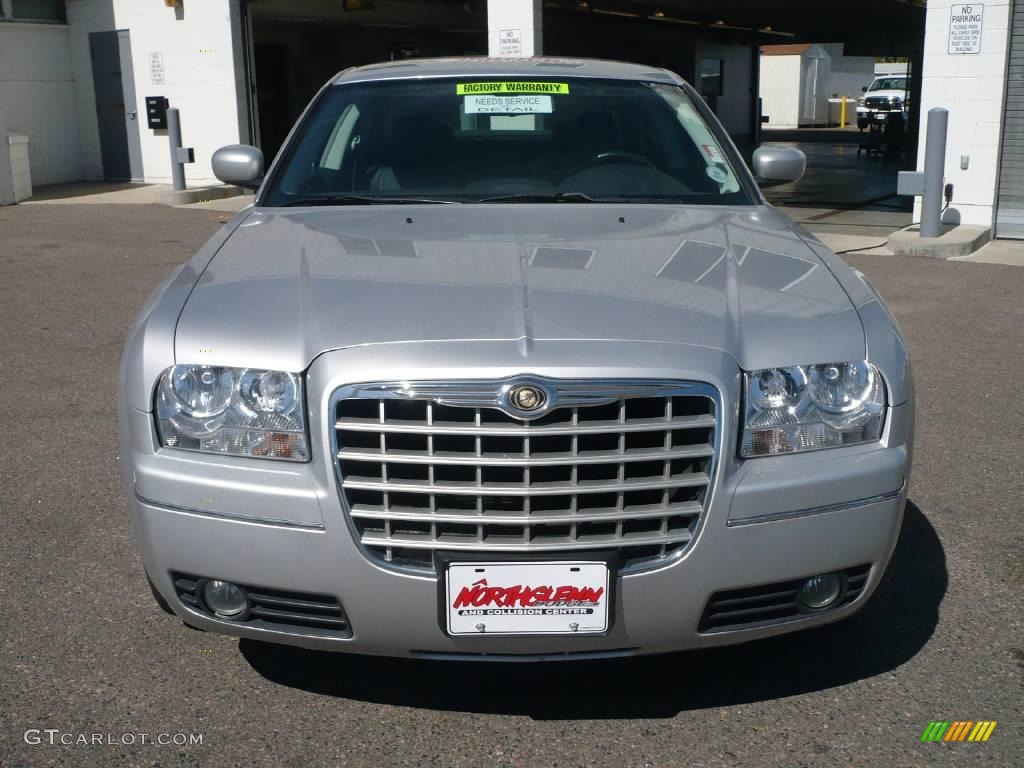 2008 300 Touring AWD - Bright Silver Metallic / Dark Slate Gray photo #2