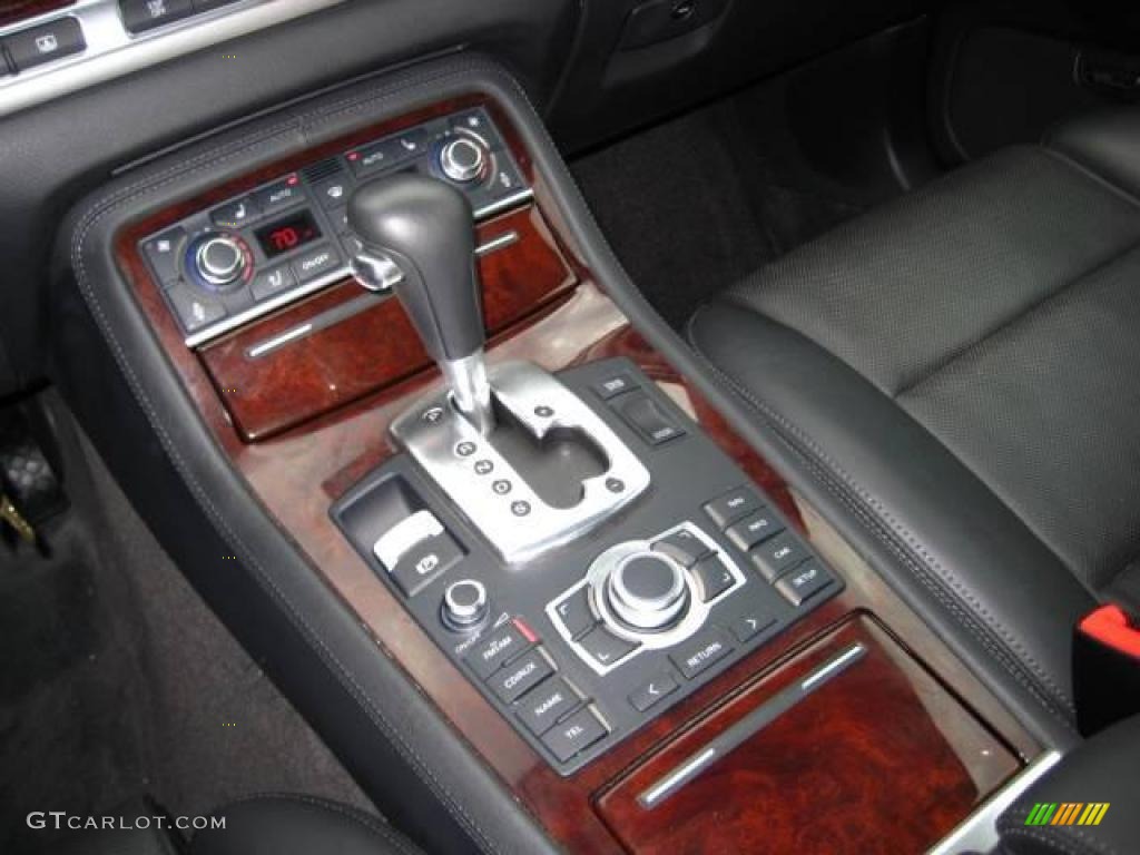 2007 A8 L 4.2 quattro - Light Silver Metallic / Black photo #19