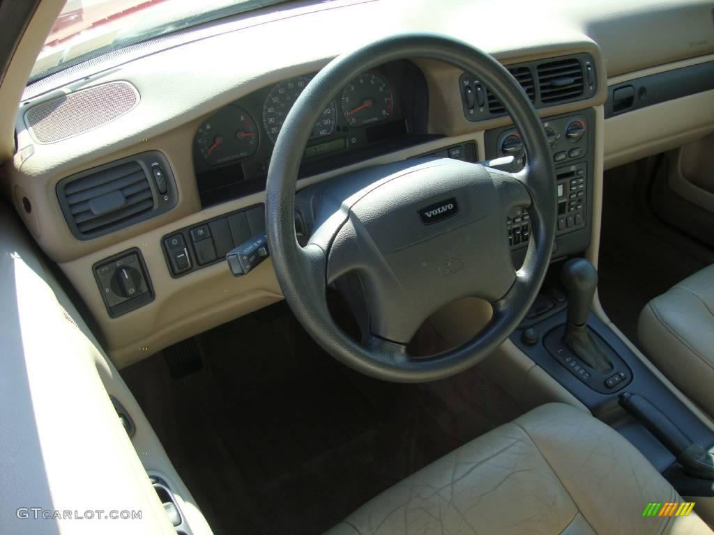 1998 S70  - Cassis Red Pearl Metallic / Tan photo #11