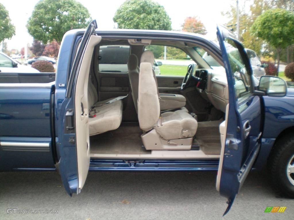 2001 Silverado 1500 LS Extended Cab - Indigo Blue Metallic / Tan photo #17