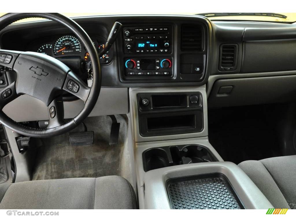 2006 Suburban LS 1500 4x4 - Silver Birch Metallic / Gray/Dark Charcoal photo #7