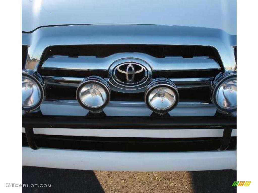2006 Tacoma TRD Double Cab 4x4 - Super White / Graphite Gray photo #4