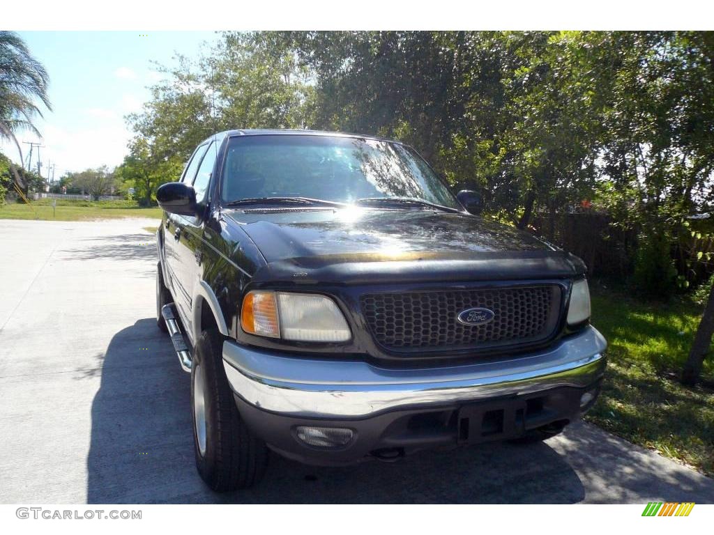 2002 F150 Lariat SuperCrew 4x4 - Black / Medium Graphite photo #16