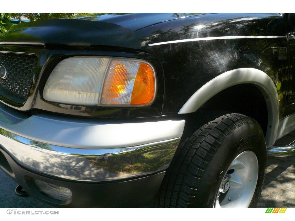 2002 F150 Lariat SuperCrew 4x4 - Black / Medium Graphite photo #26