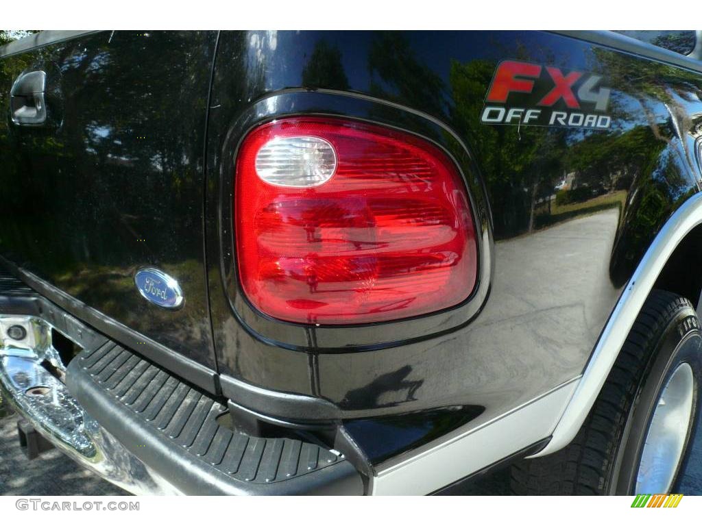 2002 F150 Lariat SuperCrew 4x4 - Black / Medium Graphite photo #28