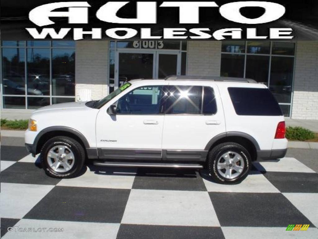 2005 Explorer XLT 4x4 - Oxford White / Medium Parchment photo #1