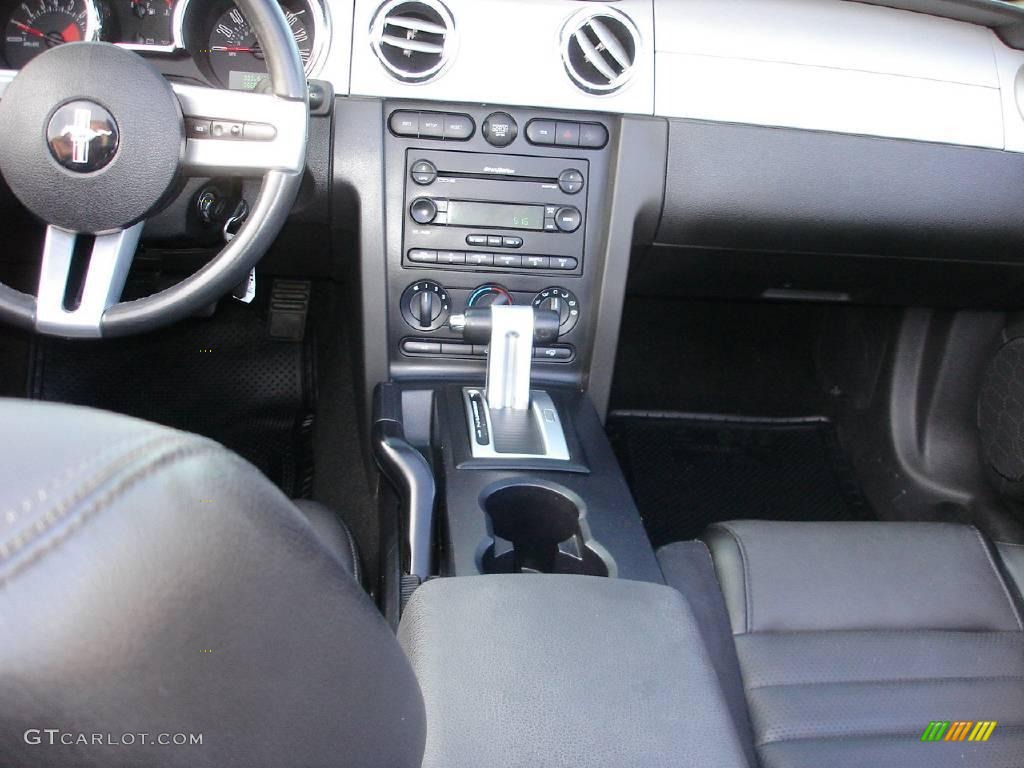 2006 Mustang GT Premium Convertible - Black / Dark Charcoal photo #12