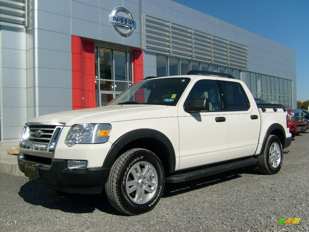 2008 Explorer Sport Trac XLT 4x4 - White Suede / Stone photo #1