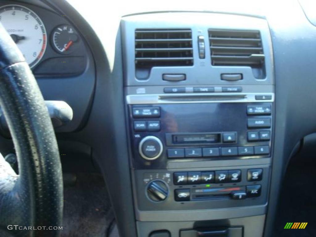 2003 Maxima SE - Merlot Red / Black photo #18
