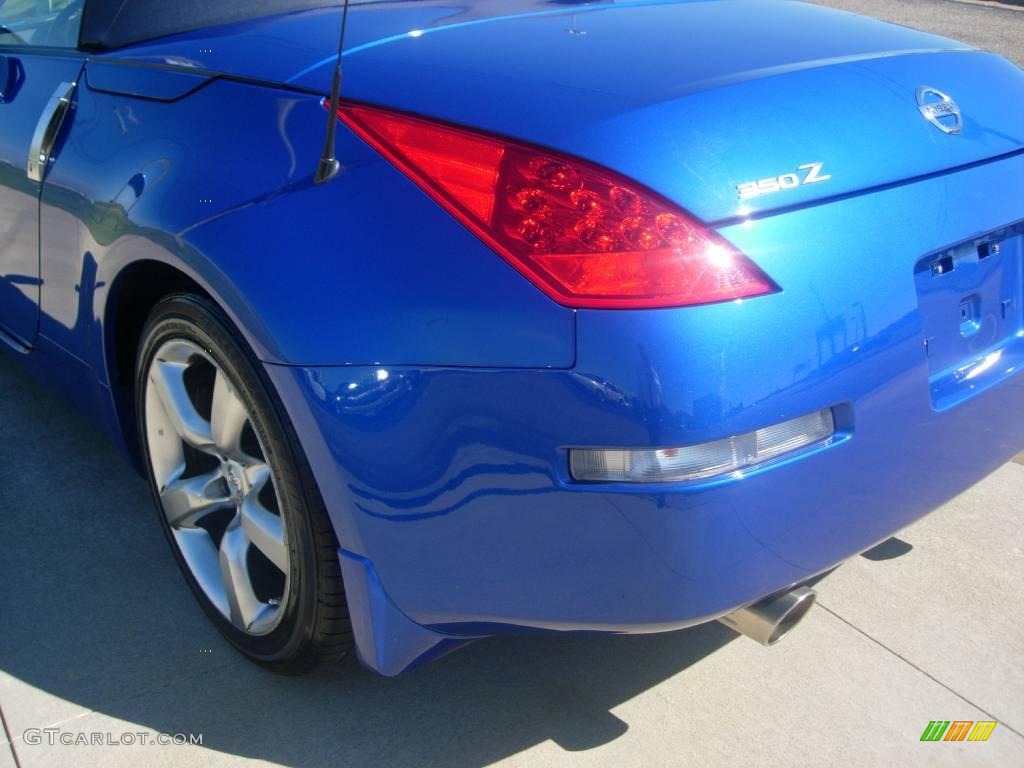 2006 350Z Touring Roadster - Daytona Blue Metallic / Frost Leather photo #13