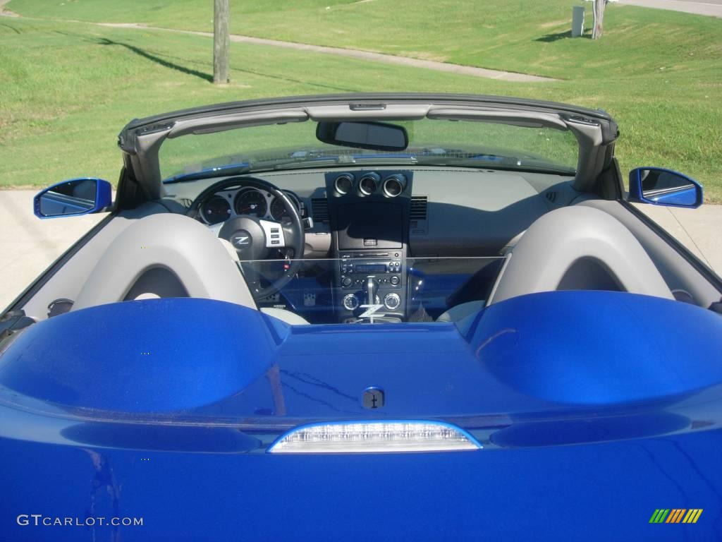 2006 350Z Touring Roadster - Daytona Blue Metallic / Frost Leather photo #19