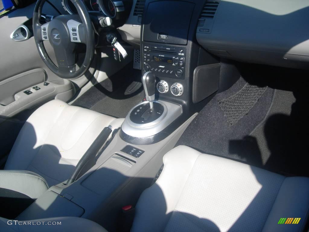 2006 350Z Touring Roadster - Daytona Blue Metallic / Frost Leather photo #24