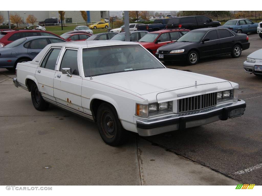 1986 Grand Marquis Sedan - Oxford White / Red photo #1