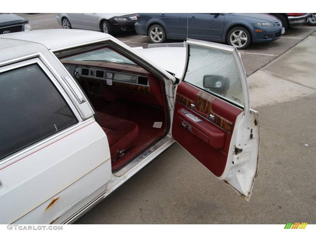 1986 Grand Marquis Sedan - Oxford White / Red photo #24