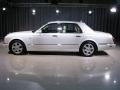 Ghost White Pearlescent - Arnage R Photo No. 18