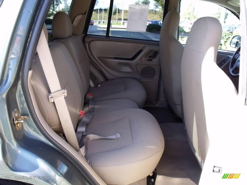 2004 Grand Cherokee Laredo - Onyx Green Pearl / Sandstone photo #17