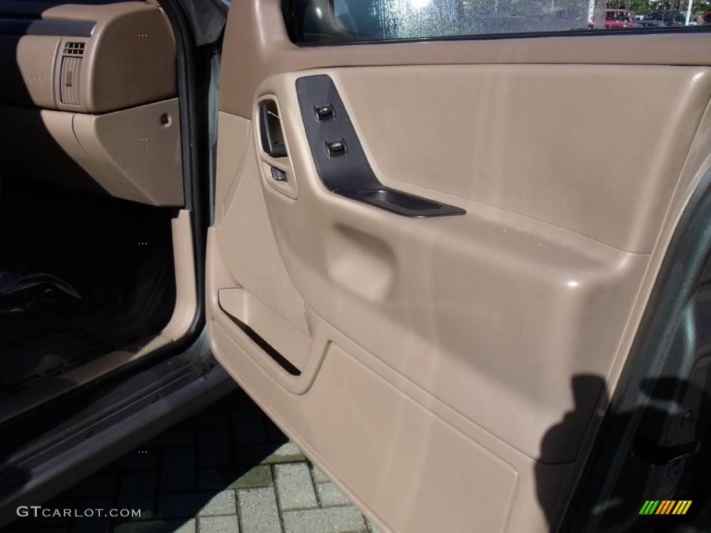 2004 Grand Cherokee Laredo - Onyx Green Pearl / Sandstone photo #20