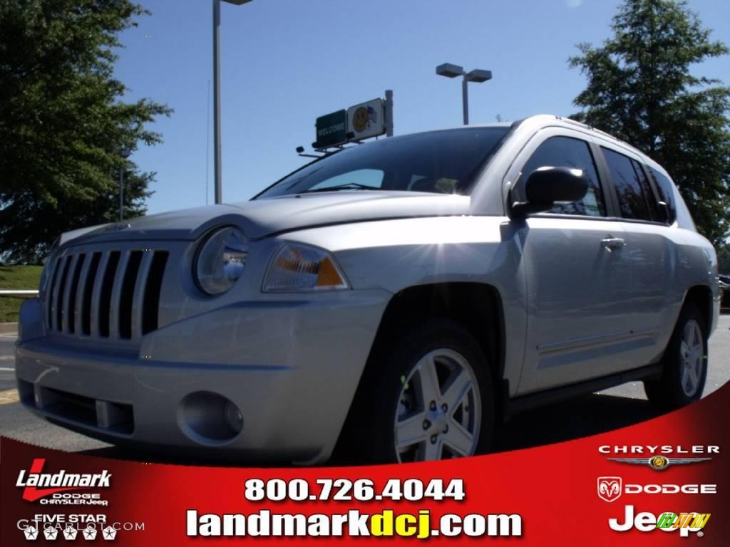 Bright Silver Metallic Jeep Compass