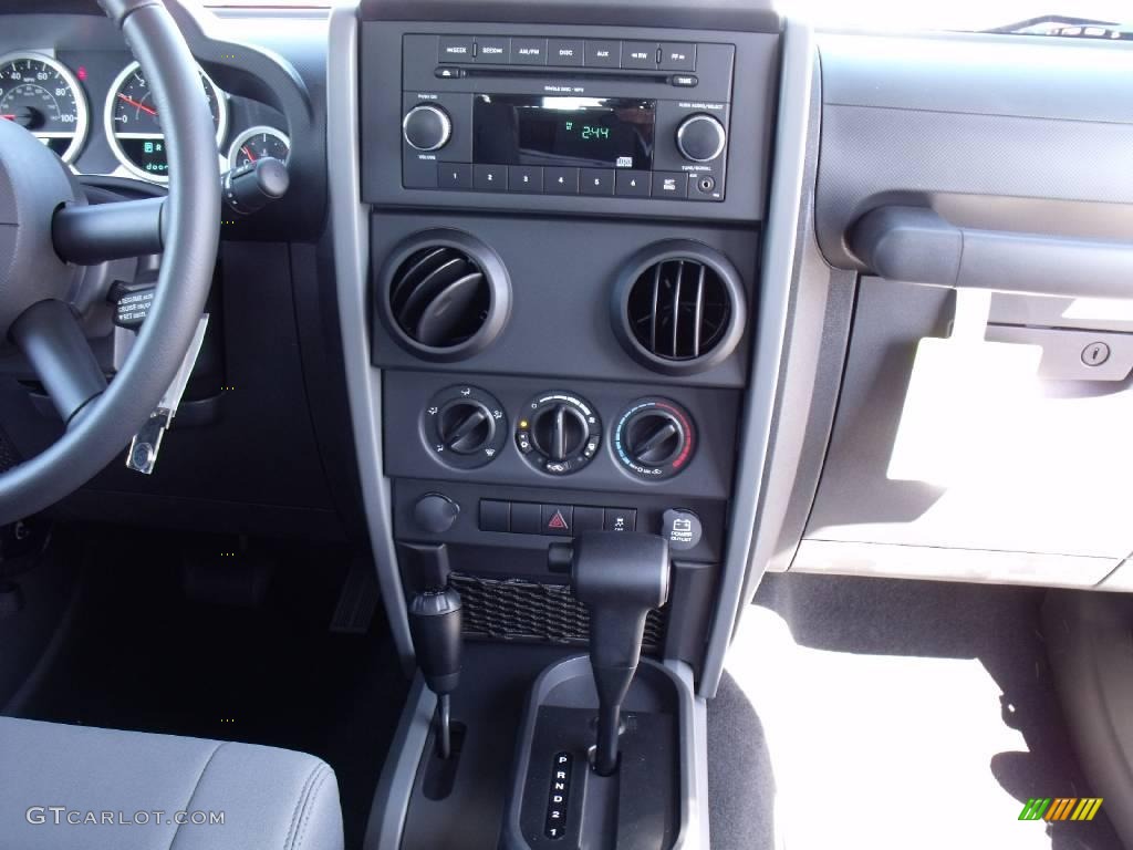 2010 Wrangler Sport 4x4 - Deep Water Blue Pearl / Dark Slate Gray/Medium Slate Gray photo #10
