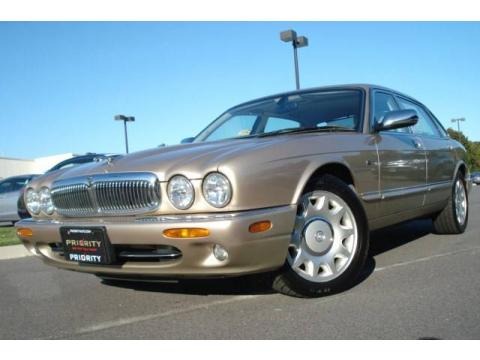2003 Jaguar XJ Vanden Plas Data, Info and Specs