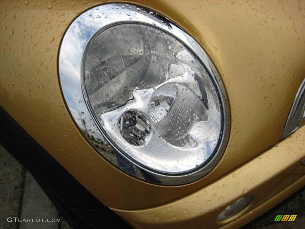 2004 Cooper Hardtop - Solid Gold Metallic / Panther Black photo #11