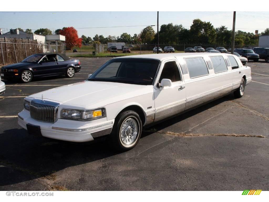 1997 Town Car Limousine - Performance White / Red photo #1