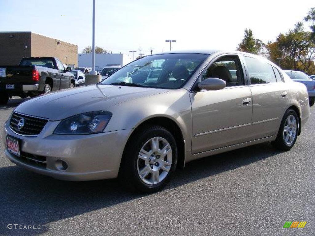 2005 Altima 2.5 S - Coral Sand Metallic / Blond photo #1