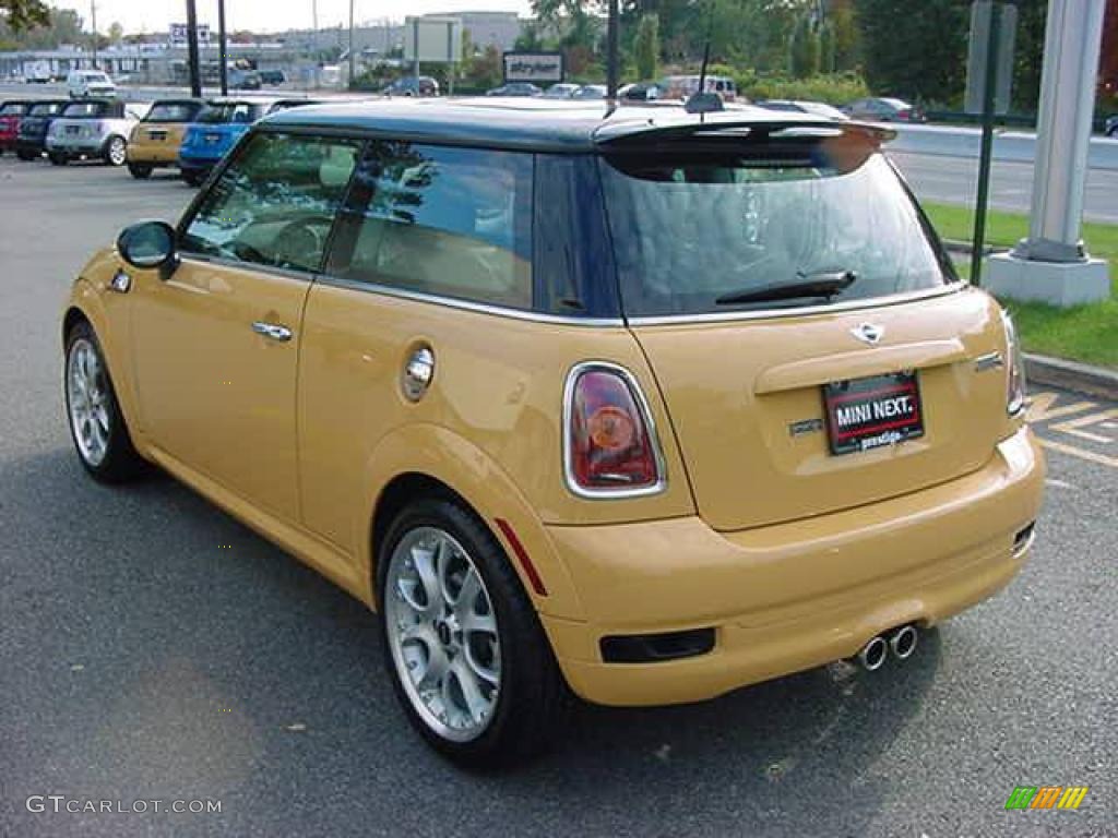 2009 Cooper S Hardtop - Mellow Yellow / Lounge Carbon Black Leather photo #2