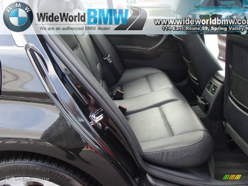 2006 3 Series 330xi Sedan - Jet Black / Black photo #9