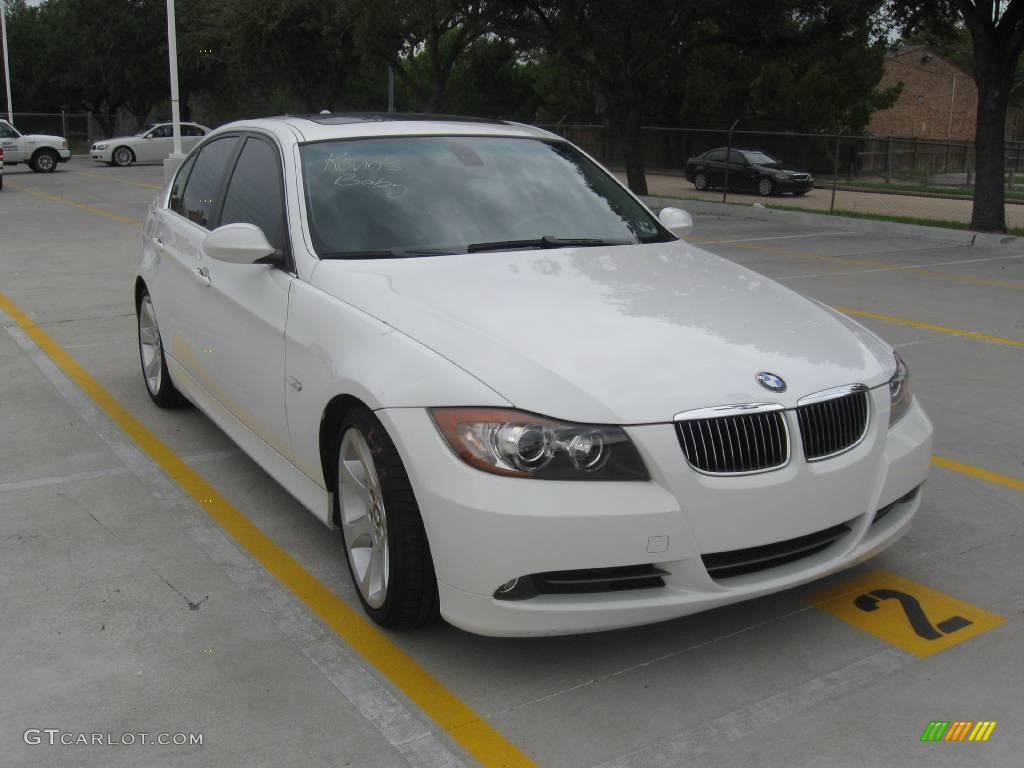 2006 3 Series 330i Sedan - Alpine White / Black photo #4