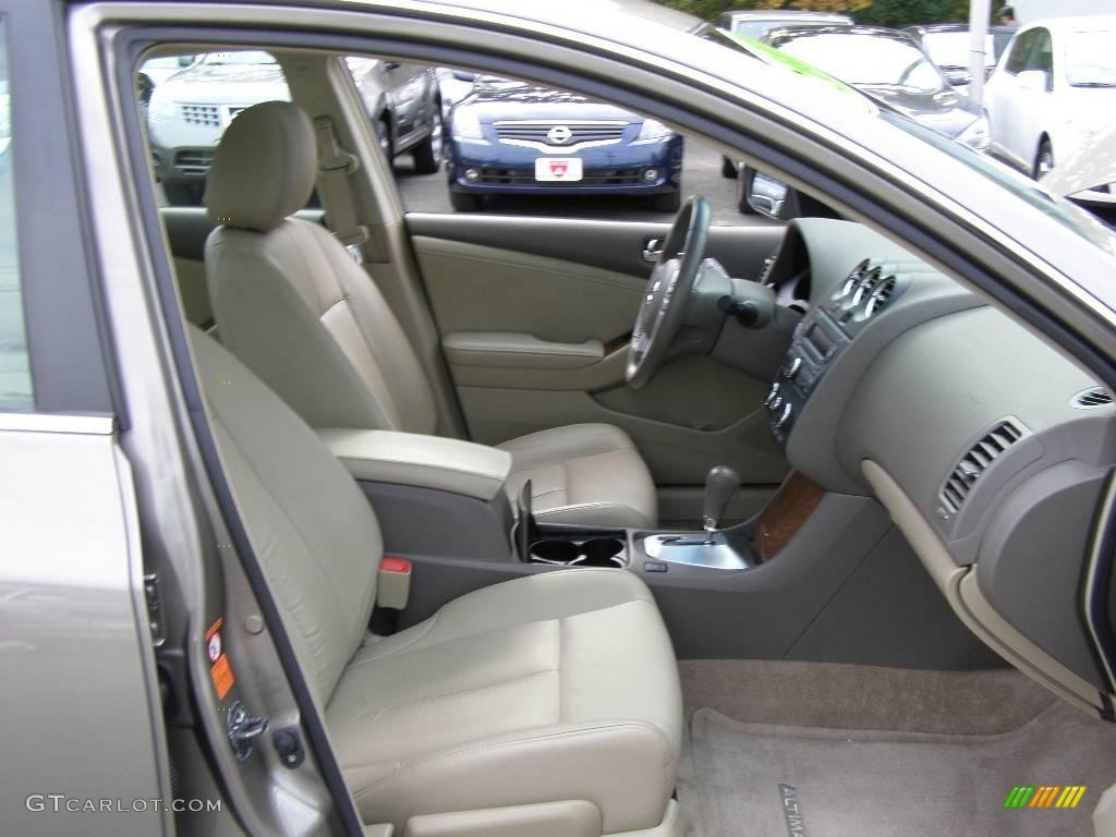 2007 Altima 2.5 SL - Pebble Beach Metallic / Blond photo #25