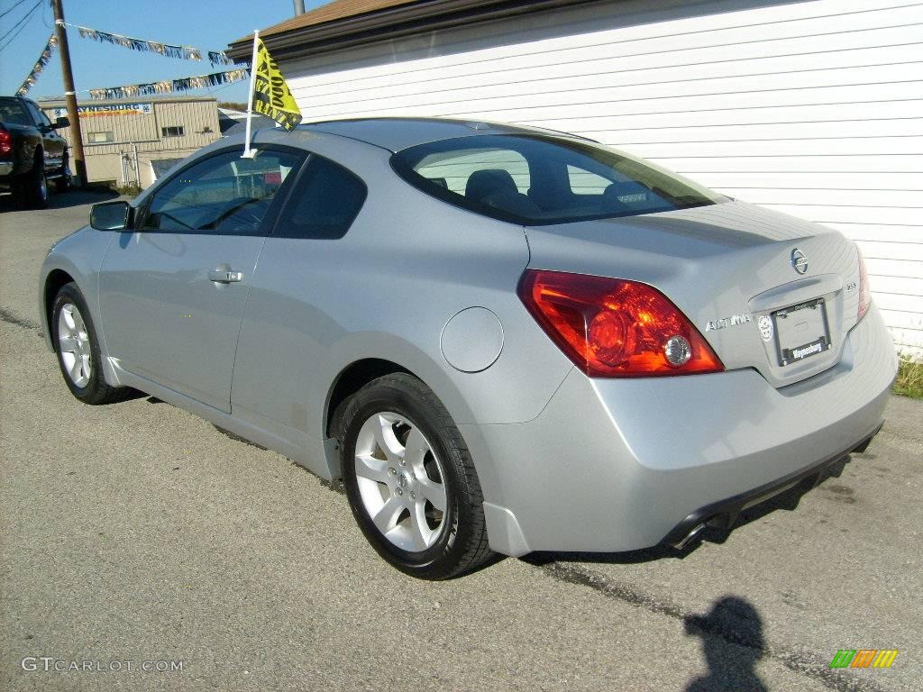 2008 Altima 2.5 S Coupe - Radiant Silver Metallic / Charcoal photo #3