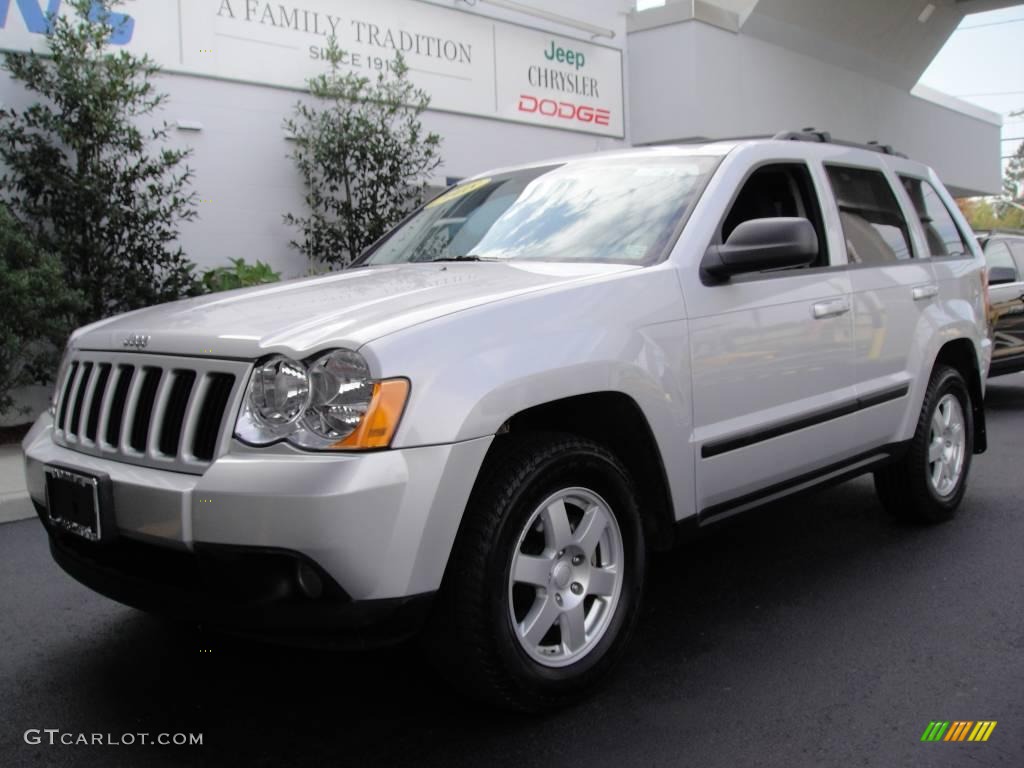 2008 Grand Cherokee Laredo 4x4 - Bright Silver Metallic / Dark Slate Gray photo #2