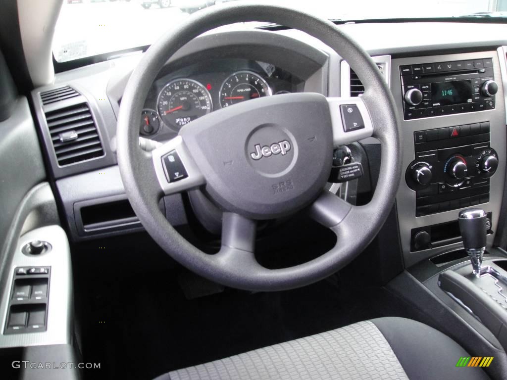 2008 Grand Cherokee Laredo 4x4 - Bright Silver Metallic / Dark Slate Gray photo #11