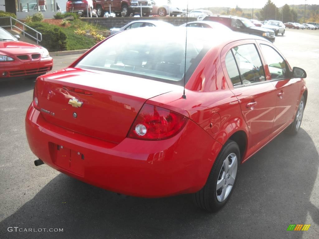 2006 Cobalt LS Sedan - Victory Red / Gray photo #2